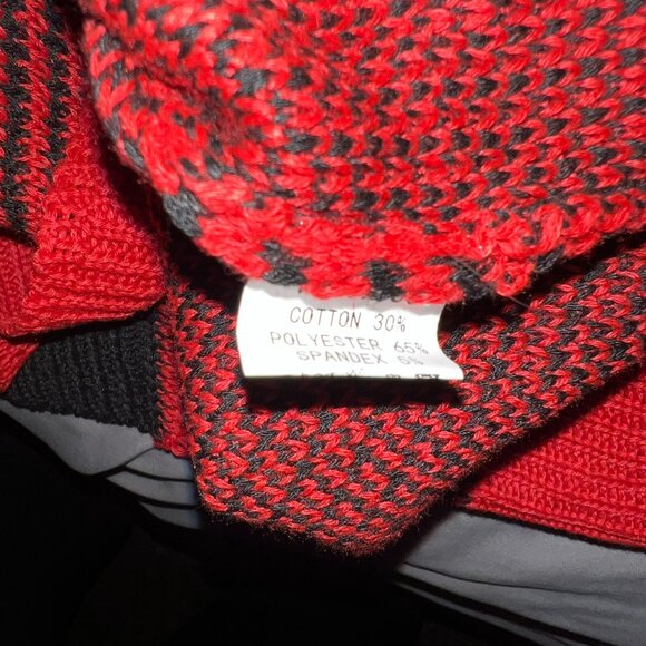 Women’s XXL Red Black Colorblock Knit Sweater Long Sleeve Cozy Pullover - Picture 9 of 9